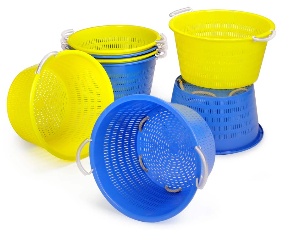 coffa-in-plastica-per-la-pesca con peschereccio